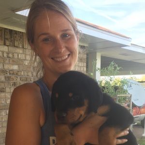 Meet your Posher, Laura